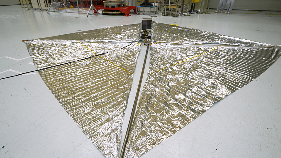 한국항공우주연구원, 우주쓰레기 제거용 태양돛 기반 궤도이탈 장치 개발 [이미지]